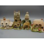 COLLECTION OF LILLIPUT LANE MODELS TO INCL SEAVIEW L2191, THE PINEAPPLE HOUSE L2118, WIGHT COTTAGE,