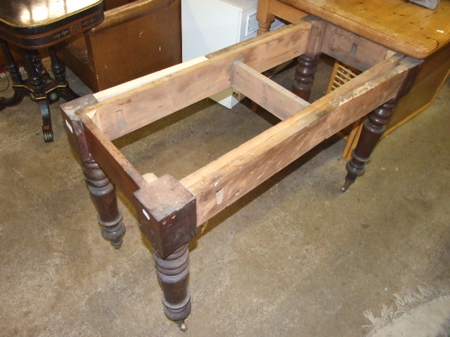 VICTORIAN TABLE BASE
