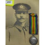 WW1 MEDAL AND PICTURE pte w p hull a s c m3167 88