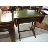 SMALL DROP LEAF COFFEE / SIDE TABLE