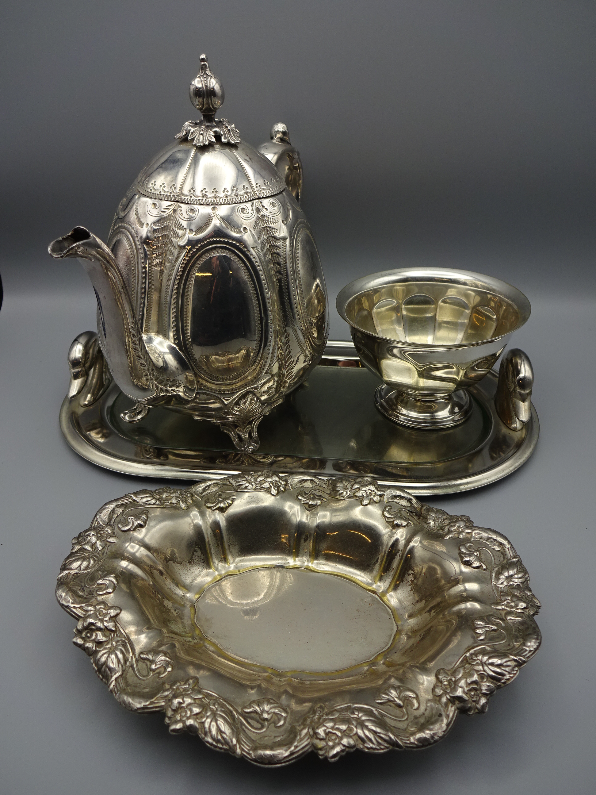 2 BOXES SILVER PLATEWARE TO INCLUDE TEA SET,