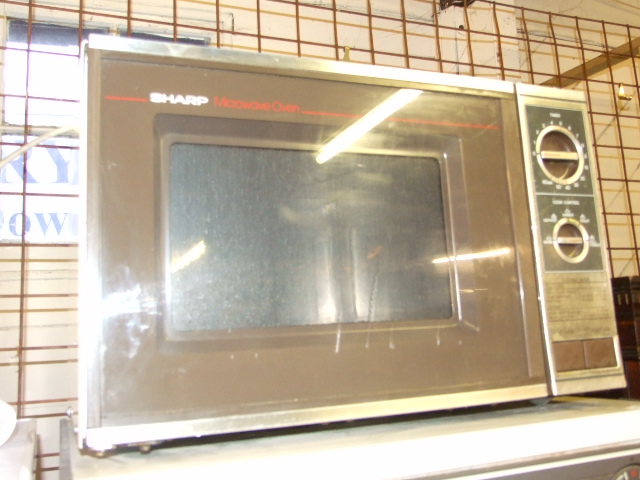 SHARP MICROWAVE ( HOUSE CLEARANCE)