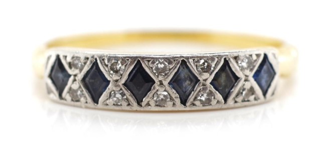 Diamond and sapphire set gold ring - Image 2 of 4