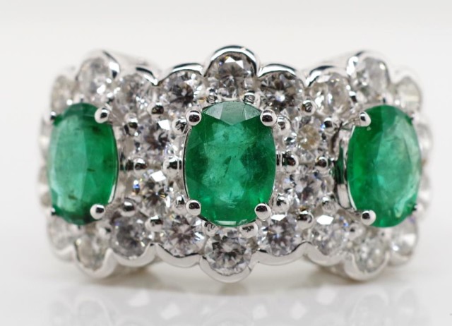 Good emerald, diamond and 18ct gold ring - Image 3 of 7