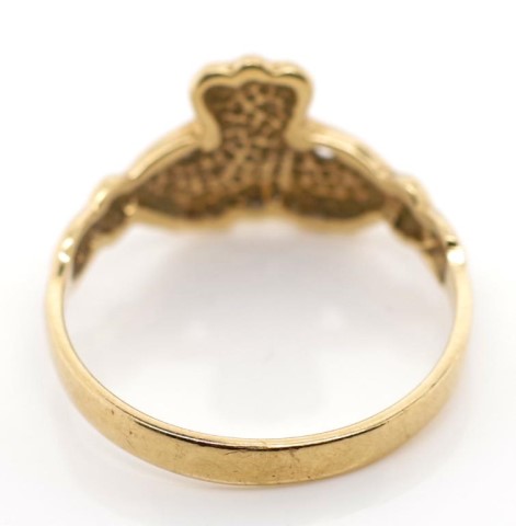 9ct yellow gold claddagh ring - Image 2 of 3