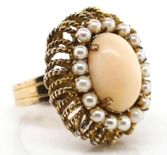 14ct yellow gold, coral and pearl ring - Image 2 of 5