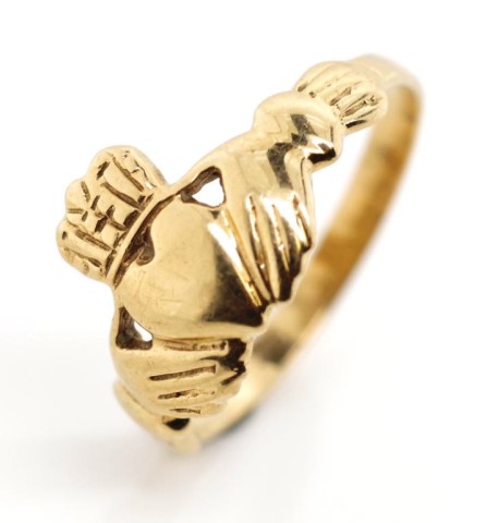 9ct yellow gold claddagh ring - Image 3 of 3