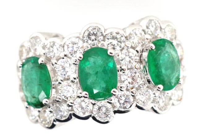 Good emerald, diamond and 18ct gold ring