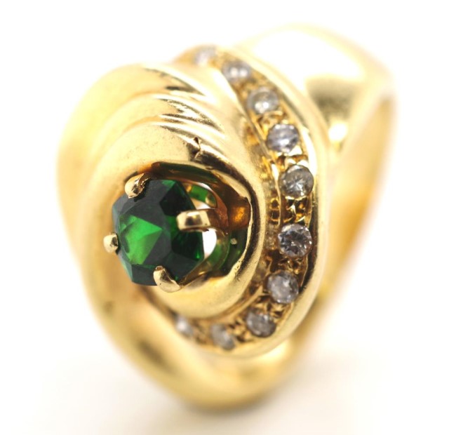 18ct gold, diamond and greenstone ring