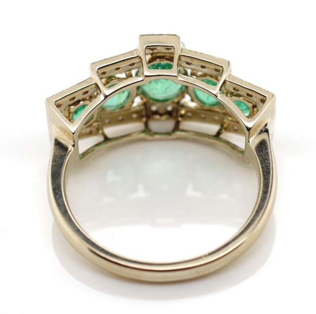 Emerald, diamond and 18ct gold ring - Bild 3 aus 4