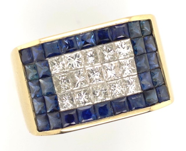 Princess cut diamond and sapphire 14ct gold ring