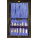 Cased set six Australian silver plate oyster forks