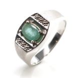 10ct white gold and emerald ring