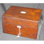 Lady's vintage travelling accessory box