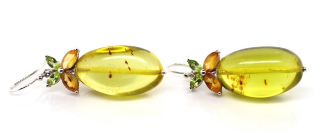 Pair of Baltic amber and white gold drop earrings - Image 2 of 2