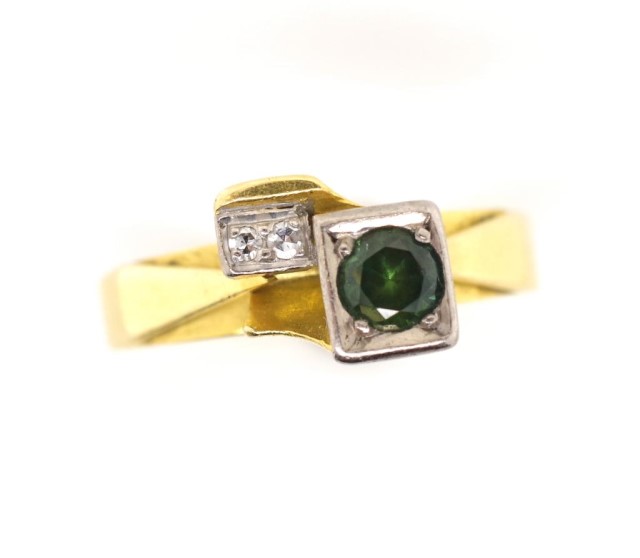 18ct yellow gold diamond and green stone ring