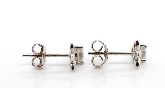 18ct white gold and simulant earrings - Image 3 of 3
