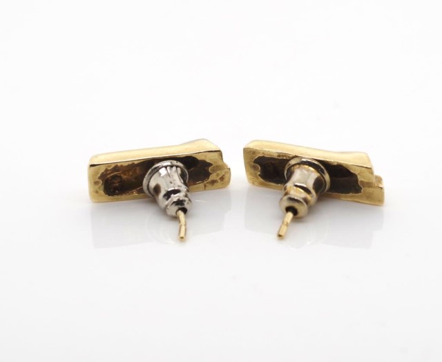 Two tone gold stud earrings - Image 2 of 2