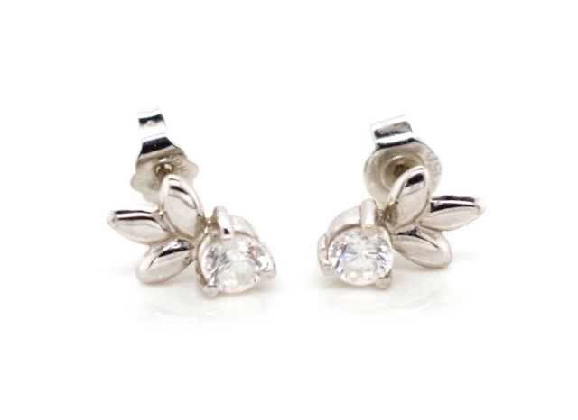 18ct white gold and simulant earrings - Image 2 of 3