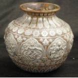 Anglo Indian Tanjore encrusted ware vessel
