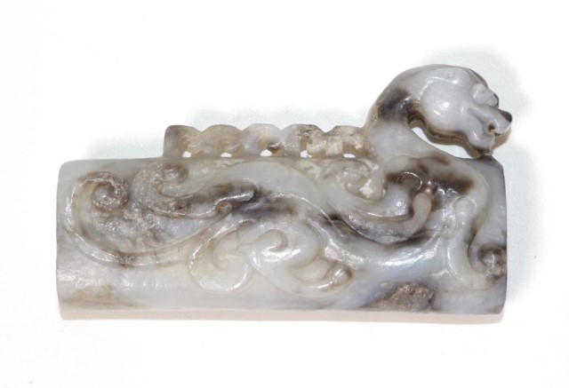 Antique Chinese carved jade dragon pendant - Image 3 of 5