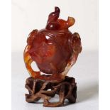 Good Chinese agate carved snuff bottle