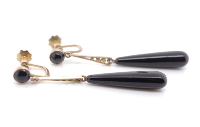 Antique 9ct rose gold and black coral earrings - Image 2 of 3