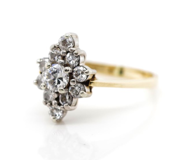 Diamond cluster and 18ct yellow gold ring - Image 3 of 4