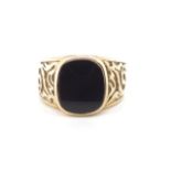 9ct yellow gold and onyx signet ring