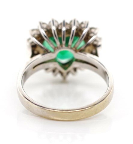 Emerald and diamond set 18ct white gold ring - Image 3 of 5