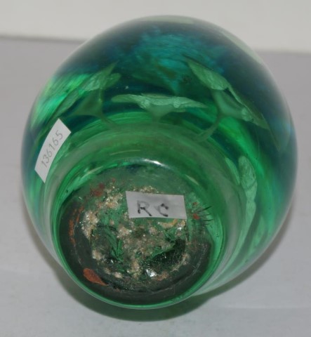 Large Victorian green glass dump paperweight - Image 3 of 3