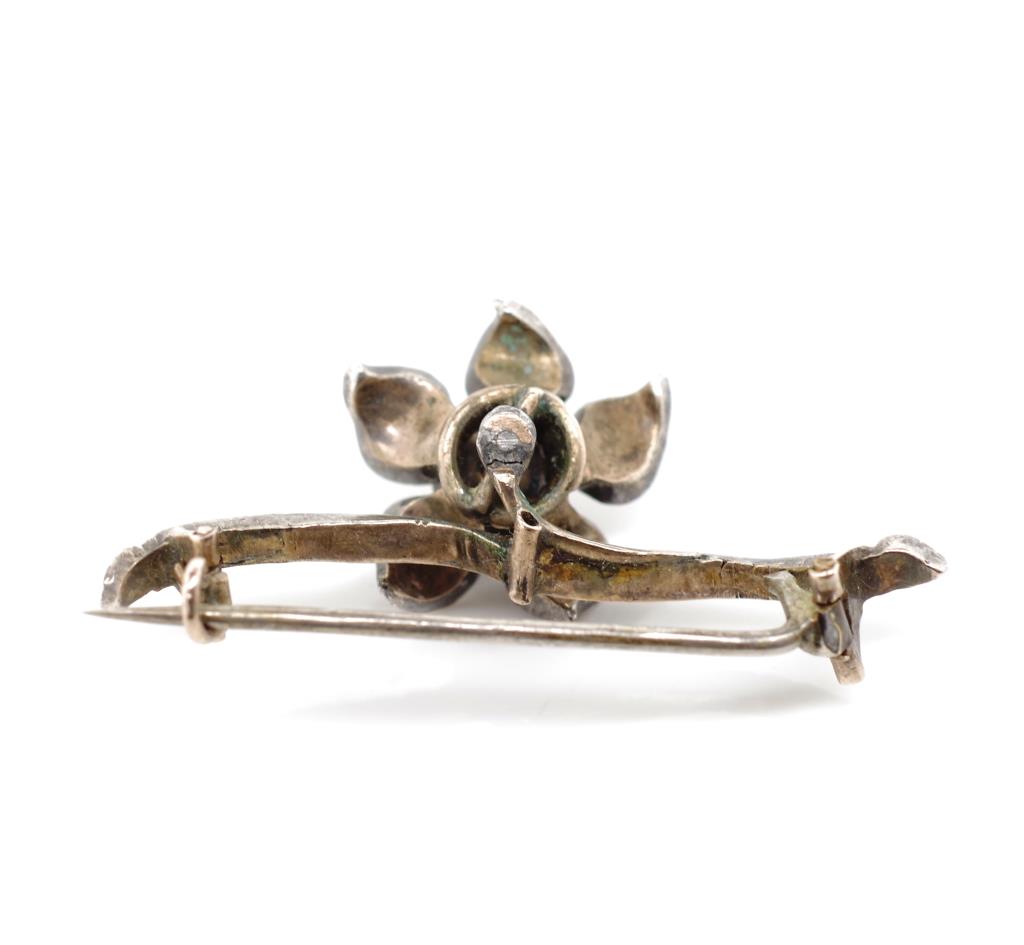 Antique diamond set silver and gold backed brooch - Image 3 of 4