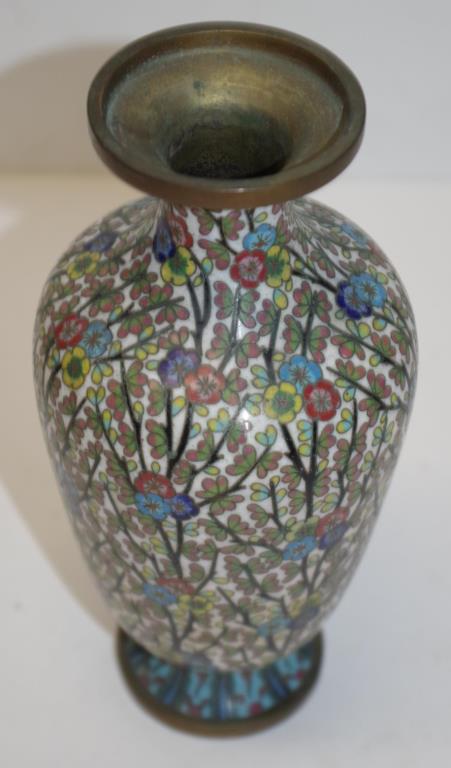 Vintage Chinese famille rose cloisonne vase - Image 4 of 6