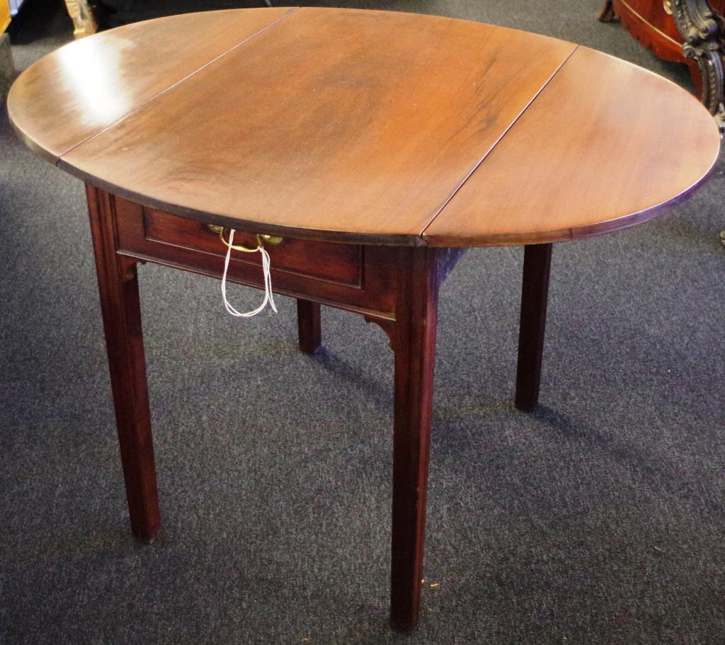 George III oval Pembroke drop leaf table - Image 5 of 8