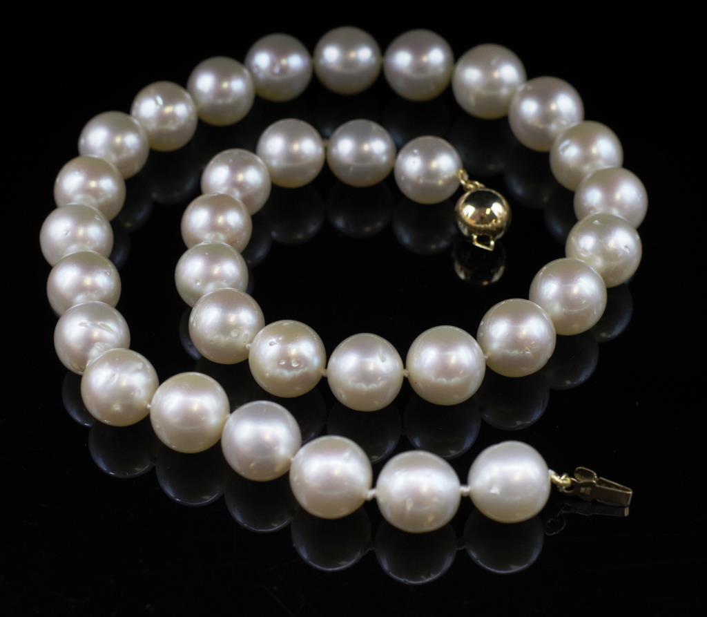 A good South sea pearl necklace - Image 5 of 8