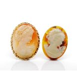 Carved cameo brooch in 9ct yellow gold