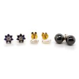 14ct yellow gold and pearl stud earrings