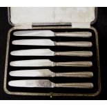 Cased set George V silver handle fruit knives