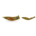 Kukri dagger brooch