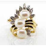 Pearl, diamond and 14ct yellow gold ring