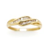 Diamond set 9ct yellow gold ring