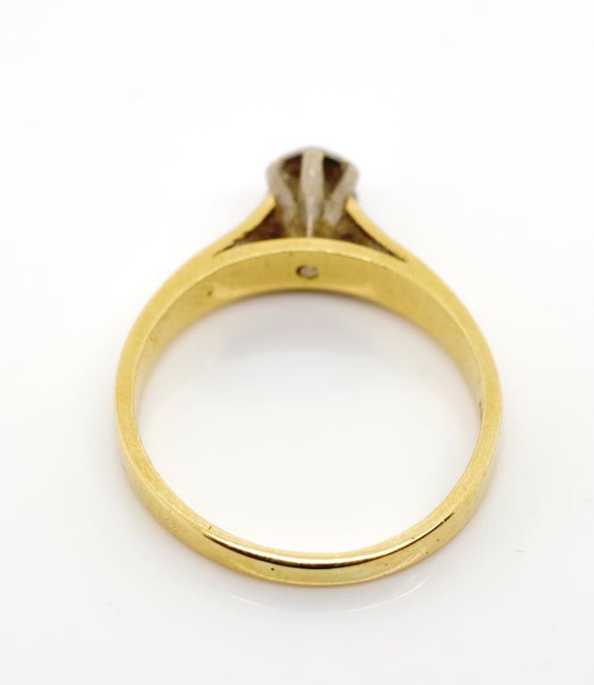 Diamond set 18ct yellow gold ring - Image 3 of 3