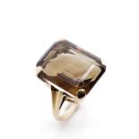 Smoky quartz and 9ct yellow gold ring