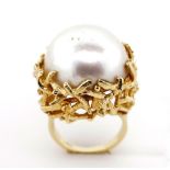 Mabe pearl and yellow gold Modernist ring