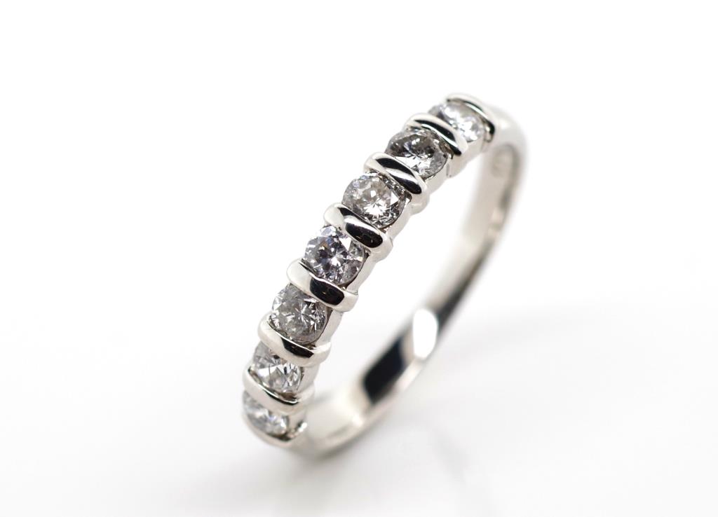 0.52ct diamond and platinum ring - Image 2 of 3