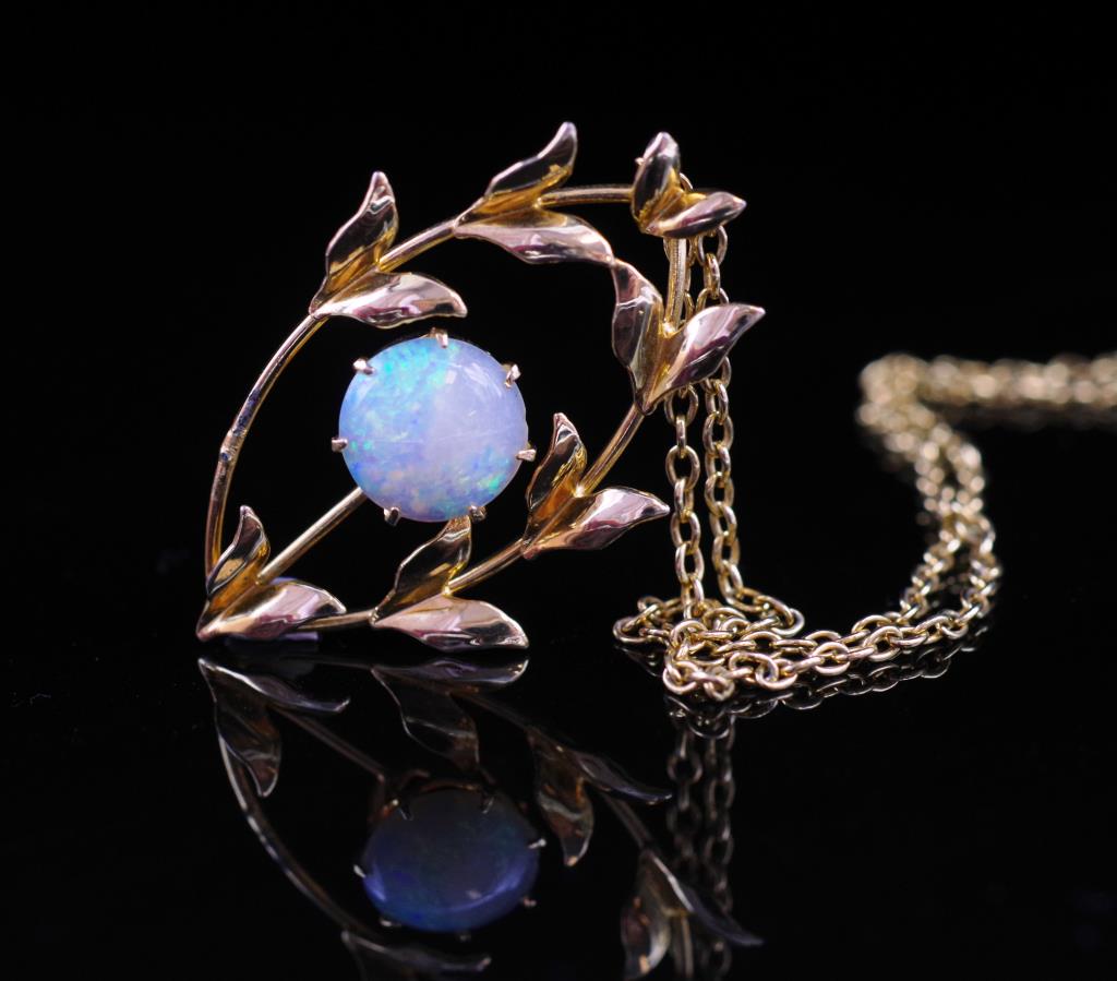 Opal and silver pendant on a 9ct yellow gold chain - Image 2 of 3