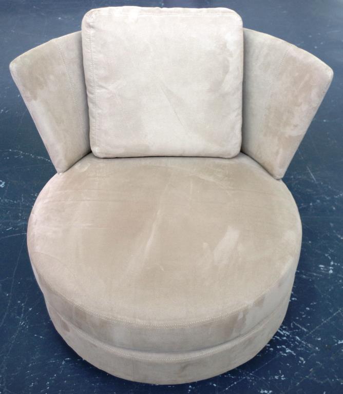 Two swivel tub chairs - Image 2 of 4