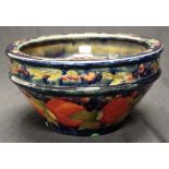 Good Moorcroft pottery large bowl - Pomegranate