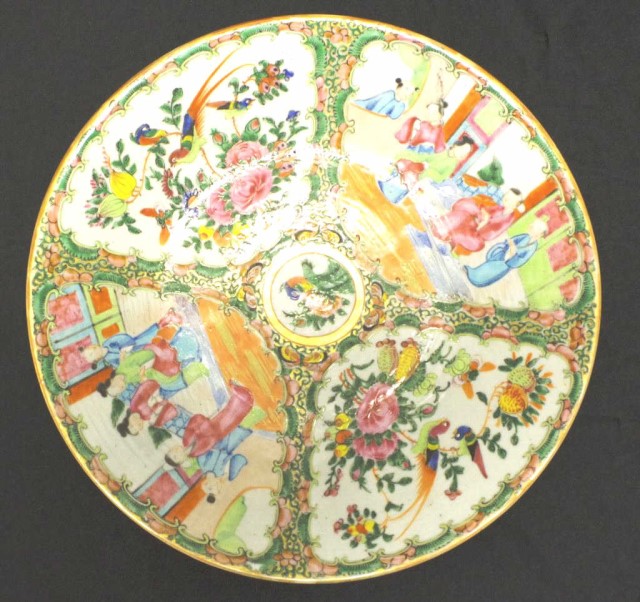 Good antique Chinese famille rose charger - Image 4 of 6