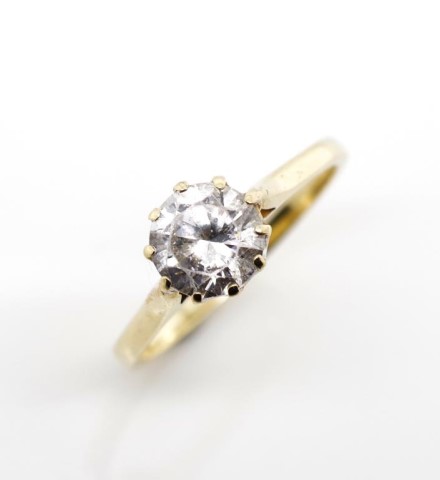 Cubic zirconia set 9ct yellow gold ring - Image 3 of 3